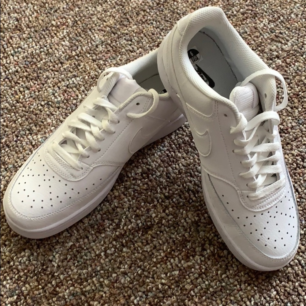 Nike white tennis shoes
